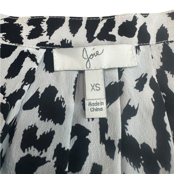 JOIE White/Black Long Sleeve V-Neck Printed Blouse 100% Silk Size XS - Picture 2 of 6